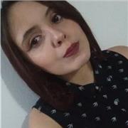Profesora de apoyo escolar especializada en acompañar niñas y niños en el área de ciencias sociales y humanidades
